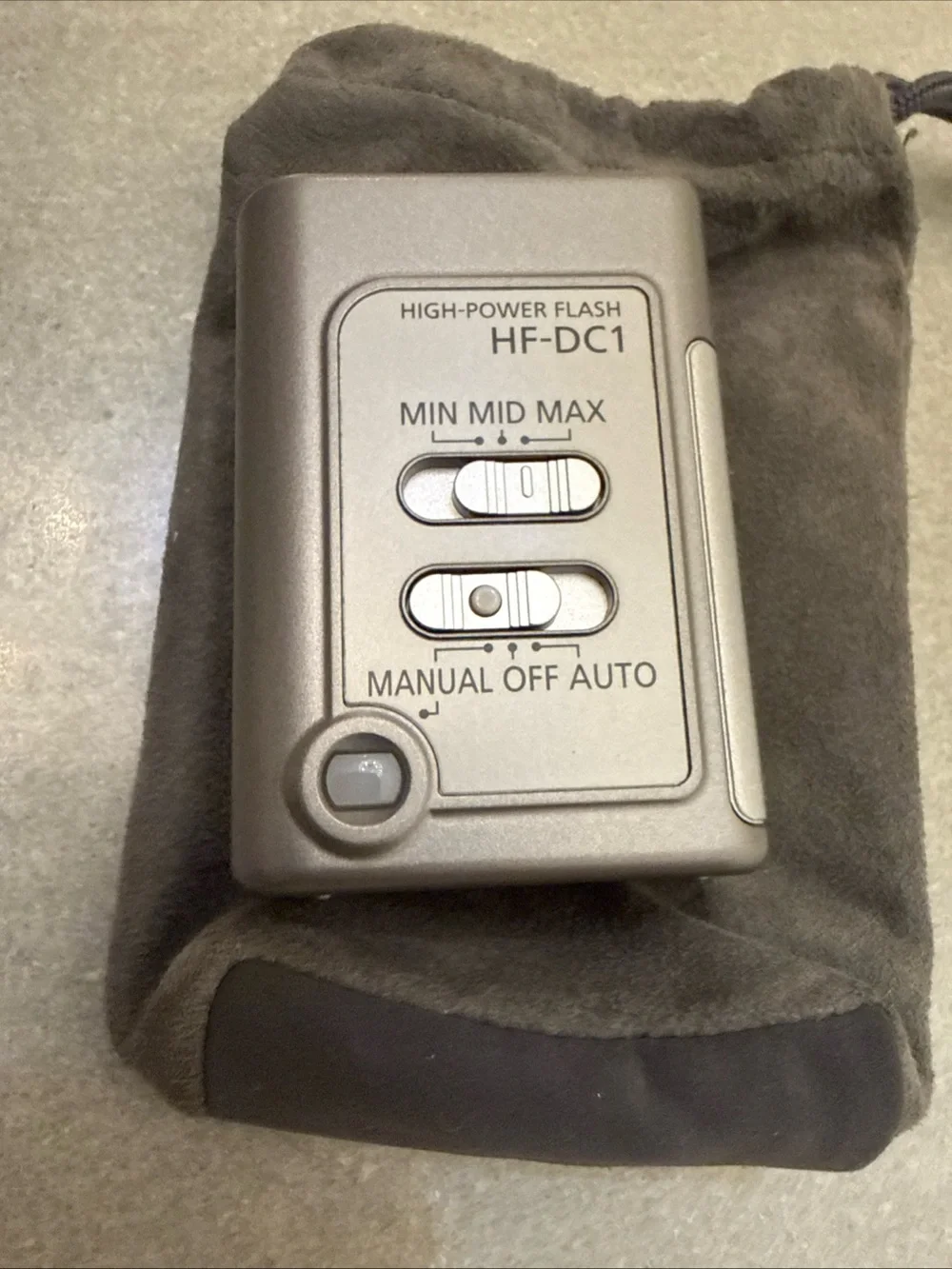 Canon HF-DC1 Flash Accessory in Red, White, Silver